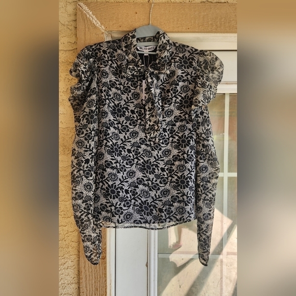 Walter Baker Floral Jeny Ruffle Blouse - Picture 3 of 9